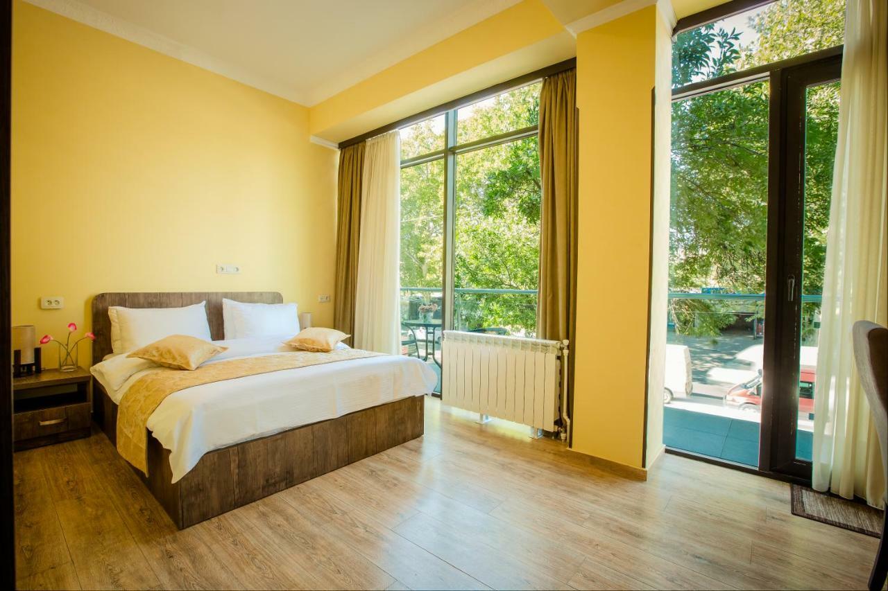 Hotel Comfort Tbilisi Exteriör bild