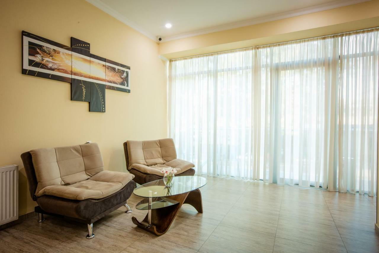 Hotel Comfort Tbilisi Exteriör bild